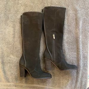 Black suede women size 7 vince camuto boots NWOT
